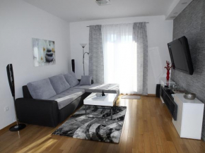 Apartman Aurora Drvis Makarska easy acess to sea ,center , restaurant